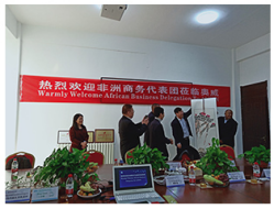 1652757819159814.png 2019.3.12國(guó)外朋友參觀工廠并洽談合作(1)(1).png